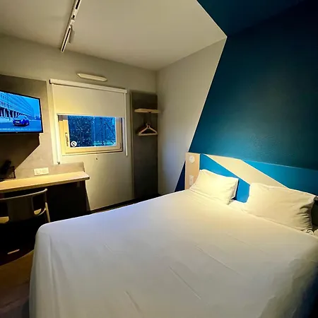 Ibis Budget En Bresse Hotel