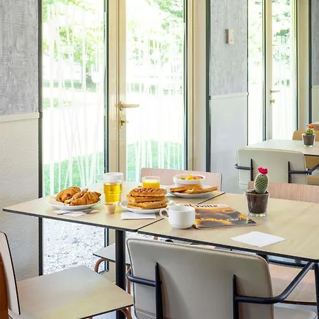 Ibis Budget En Bresse Отель Бург-ан-Бресс
