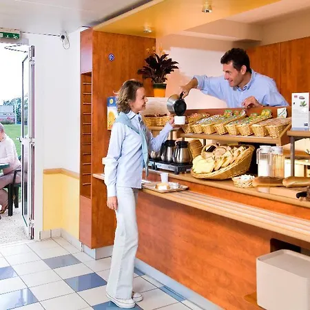 Ibis Budget En Bresse Hotel